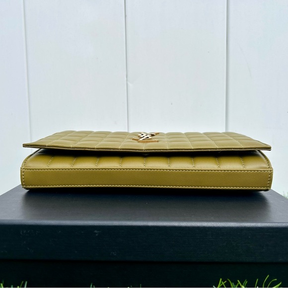 SAINT LAURENT CASSANDRE LARGE WALLET ON CHAIN QUILTED LEATHER GREEN GOLD NEW! - Picture 8 of 16